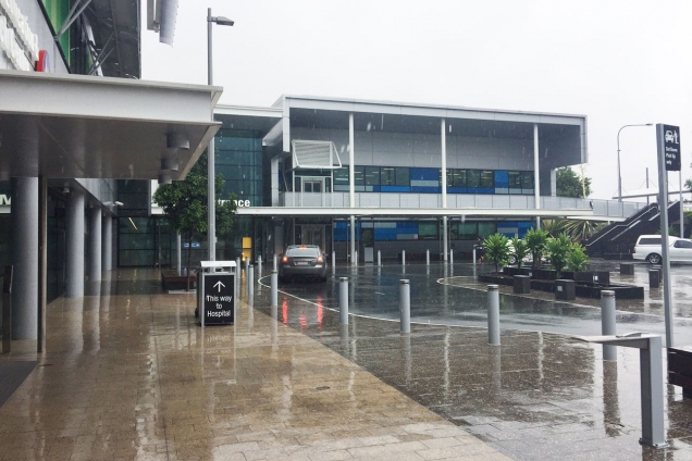Robina Hosptial Entrance Rain Robina Hosptial Entrance Rain